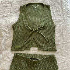 SET ACTIVE Lounge Flare Pants and Tie Tank Top in Clover (S)
